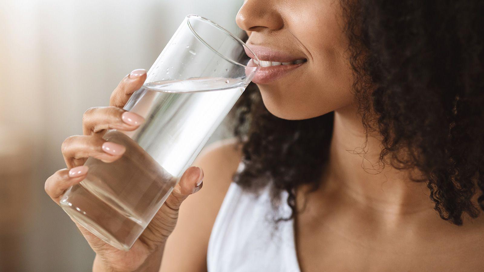 How Much Water Should I Drink While Breastfeeding?